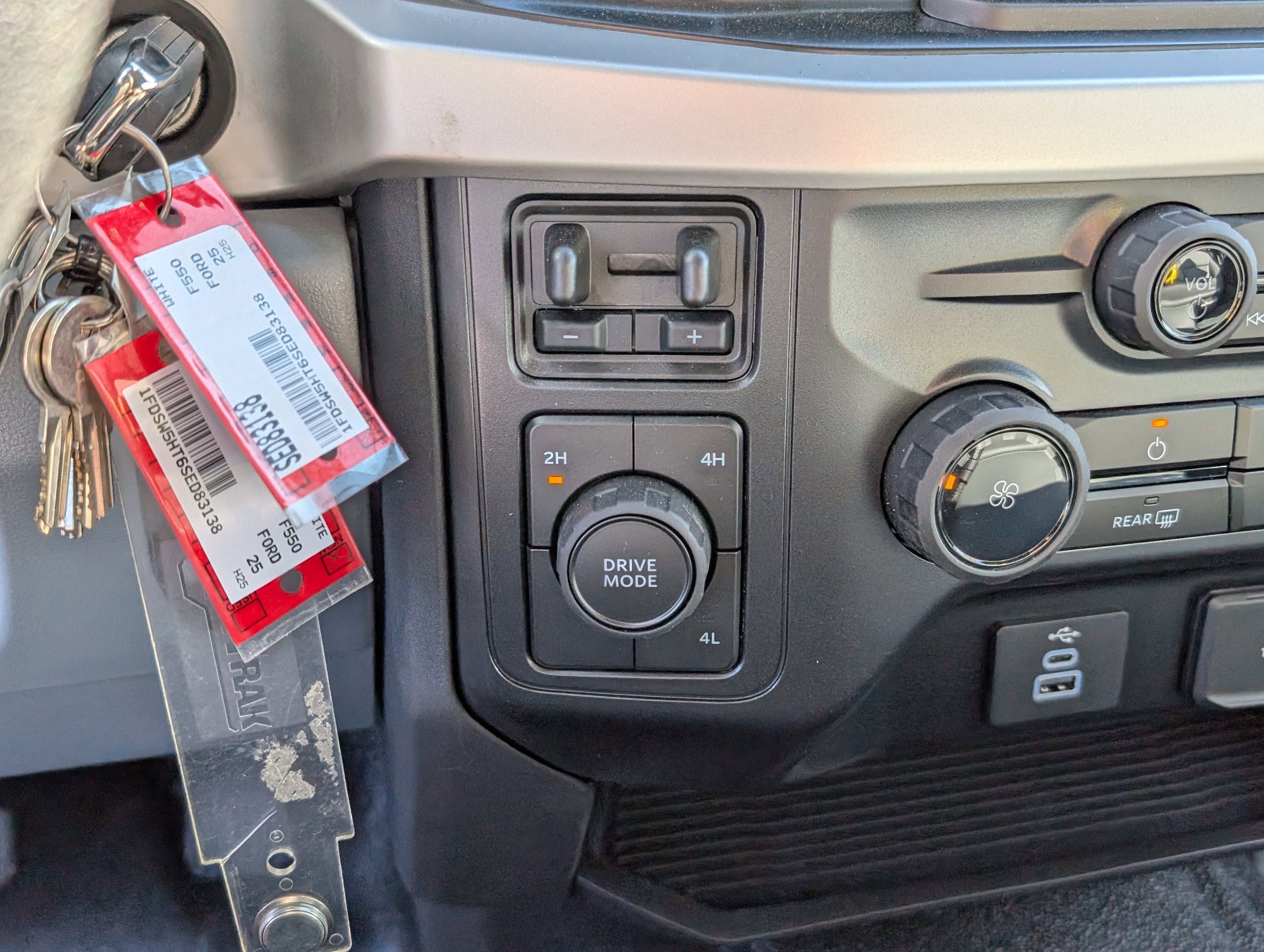 2025 Ford Super Duty F-550 DRW XL