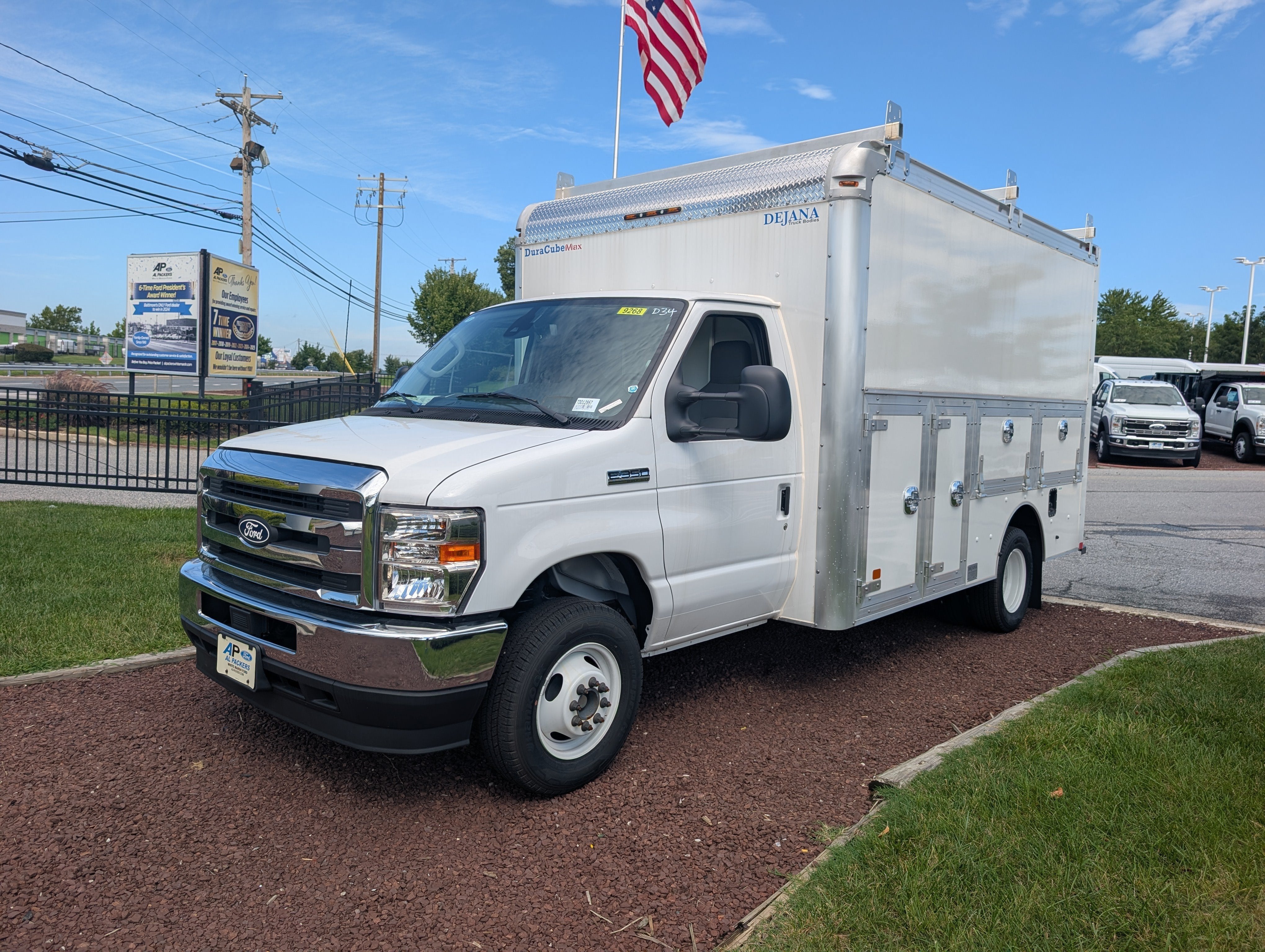 2026 Ford E-Series Cutaway E-350 SRW