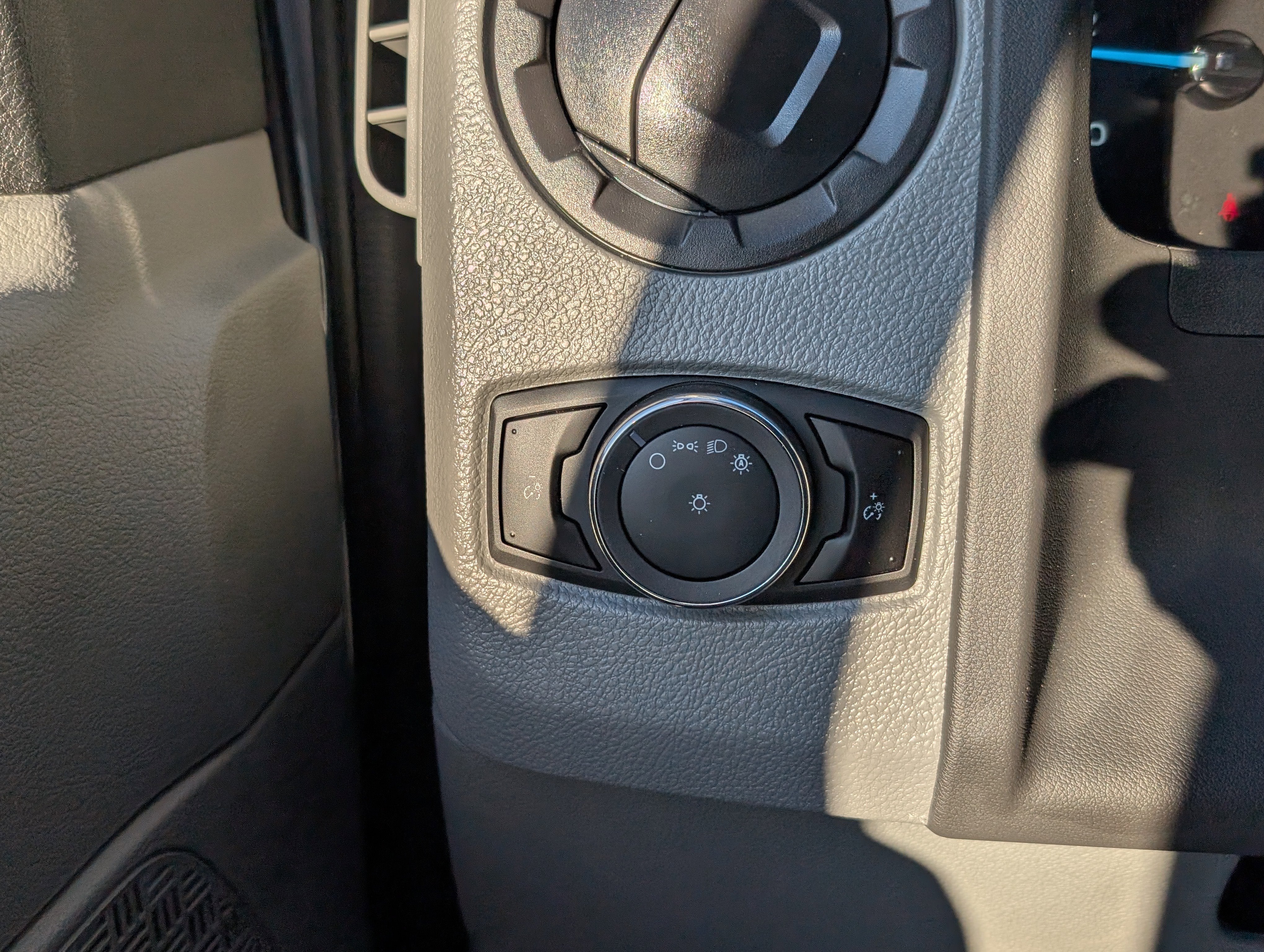 2026 Ford E-Series Cutaway E-450 DRW