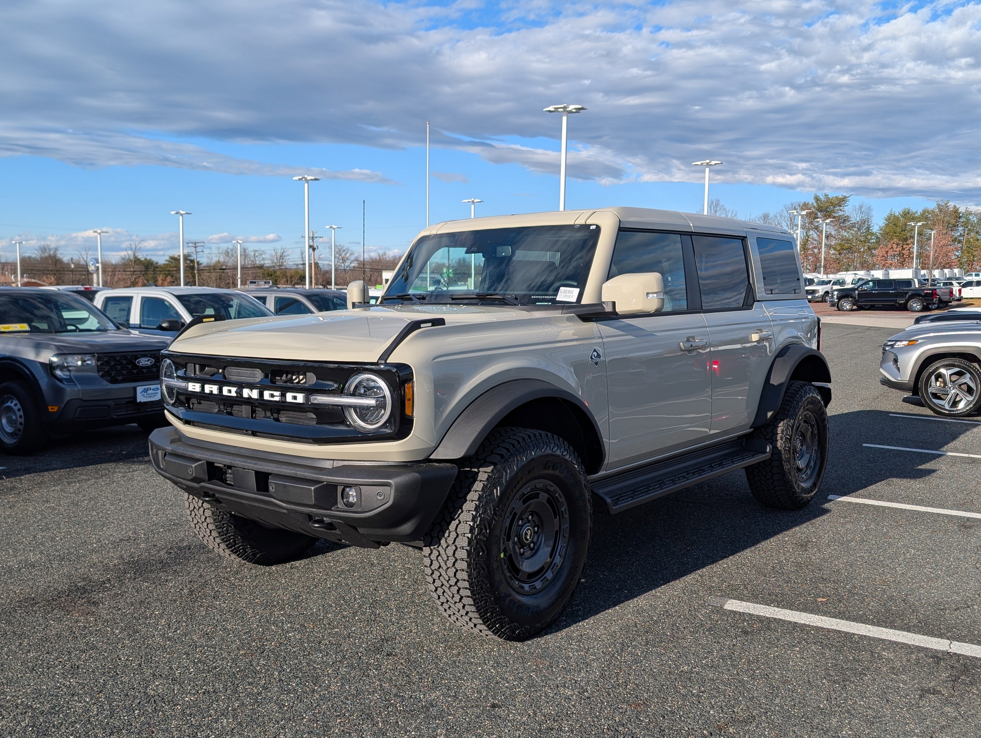 2025 Ford Bronco Outer Banks