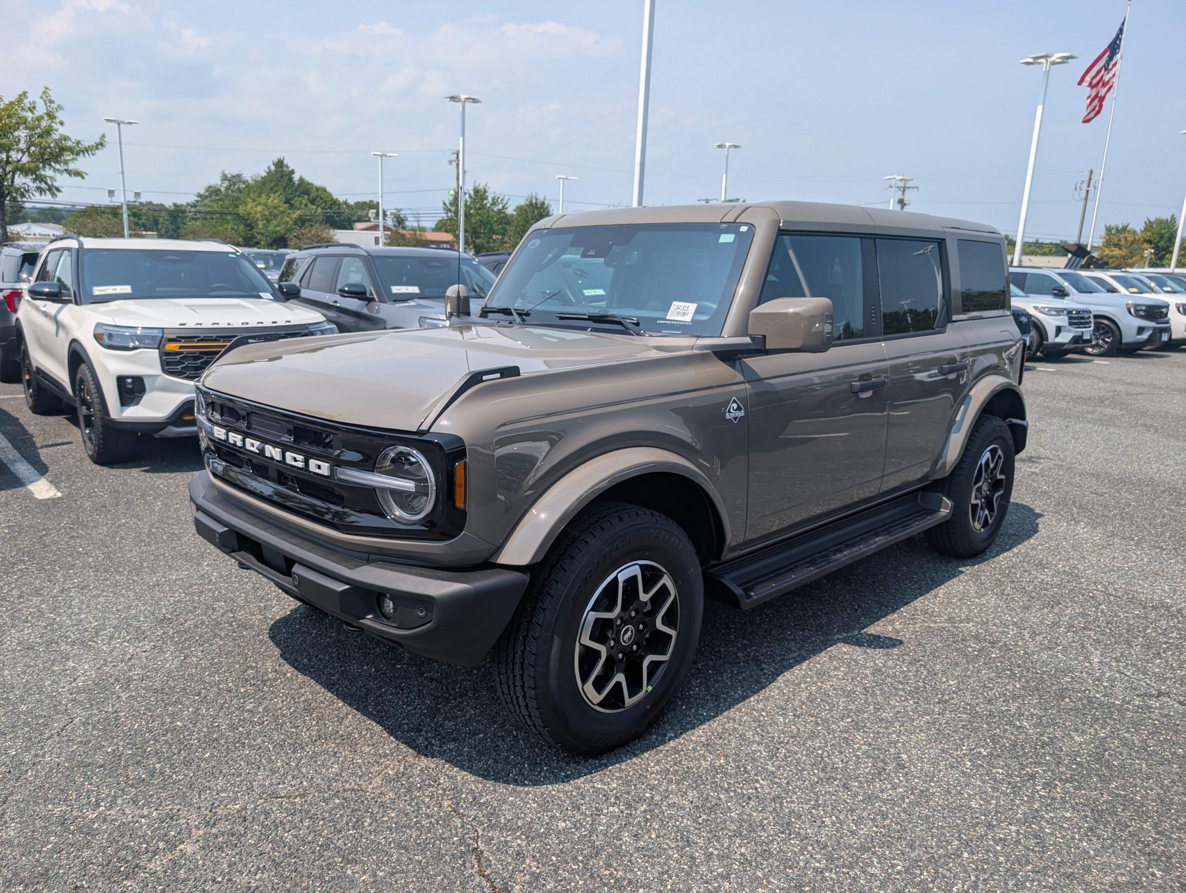 2026 Ford Bronco Outer Banks