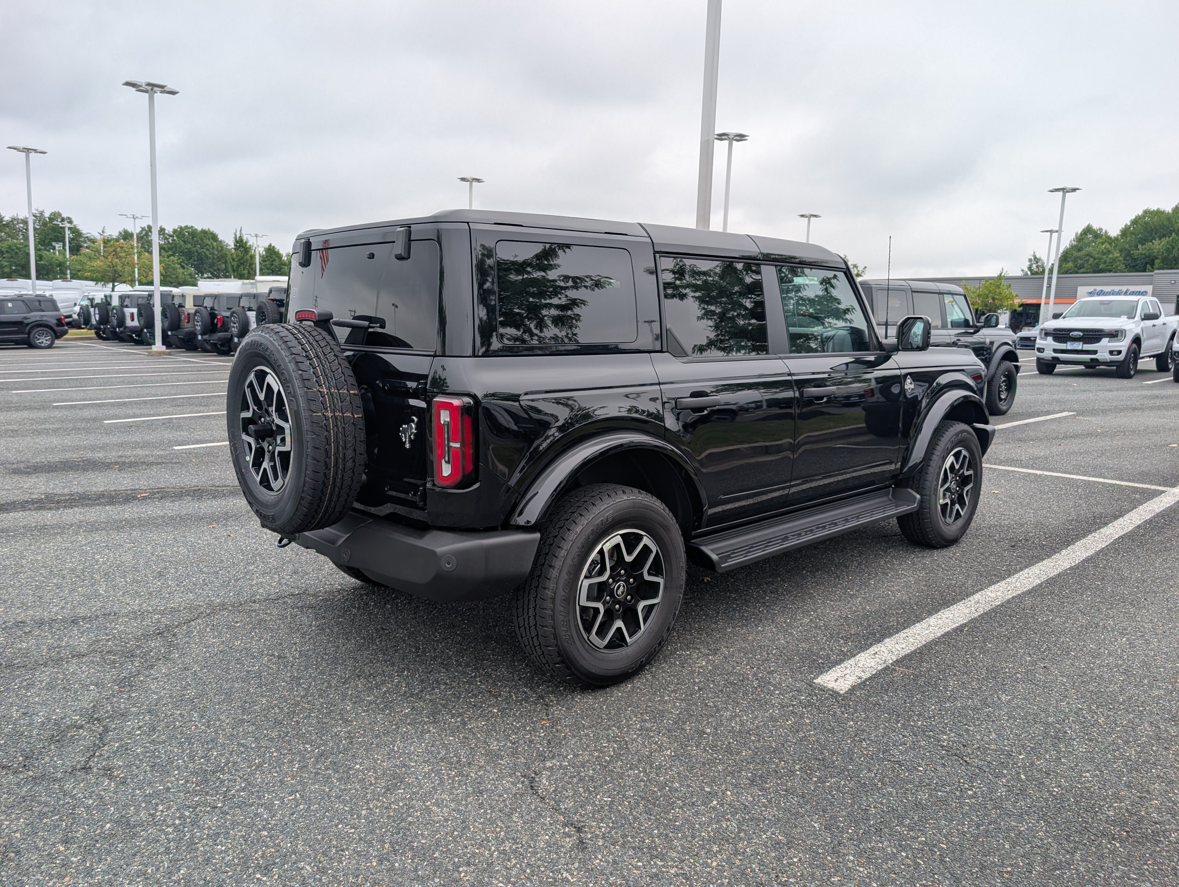 2026 Ford Bronco Outer Banks