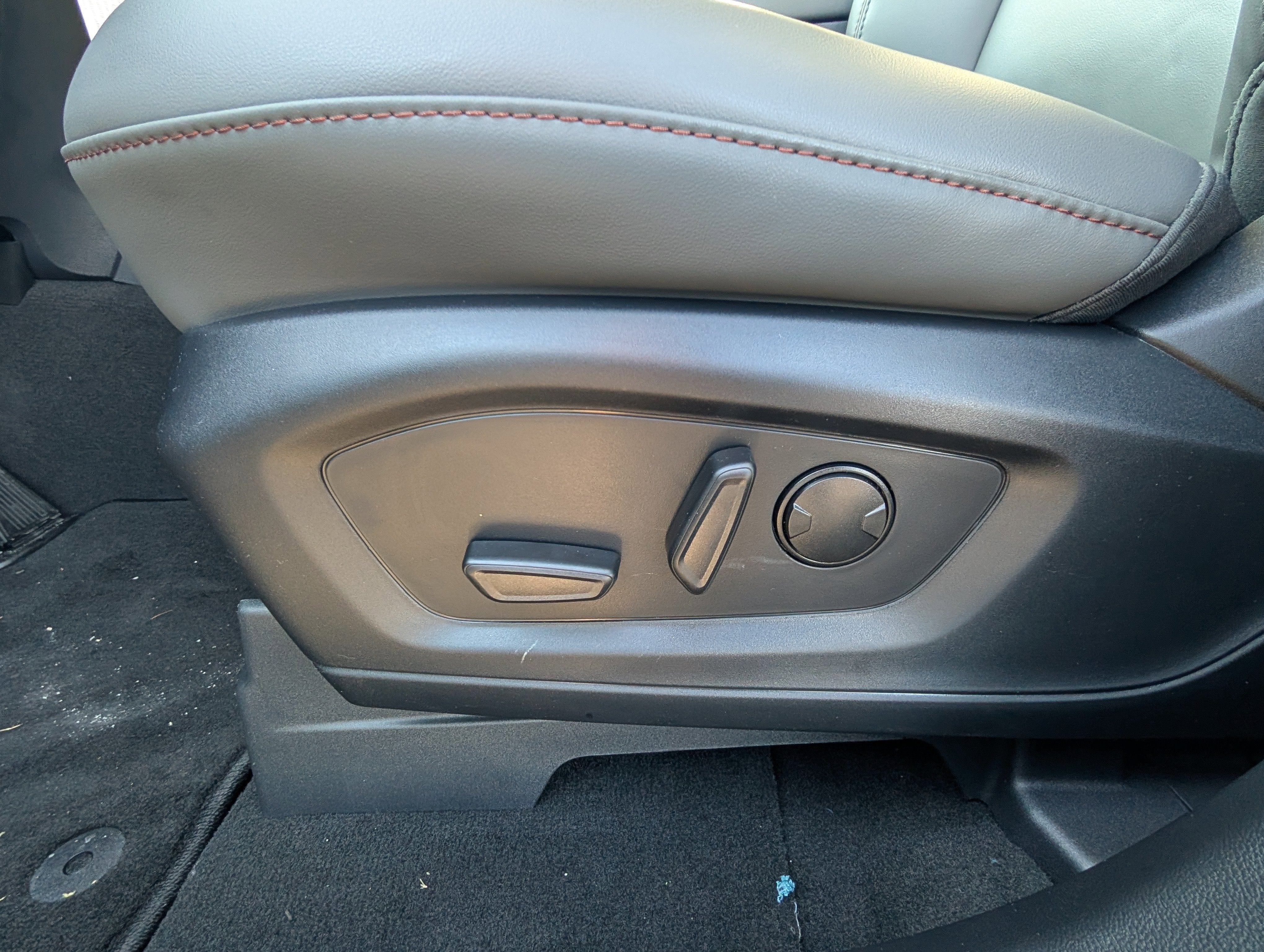 2026 Ford Explorer Active with 200A Pkg