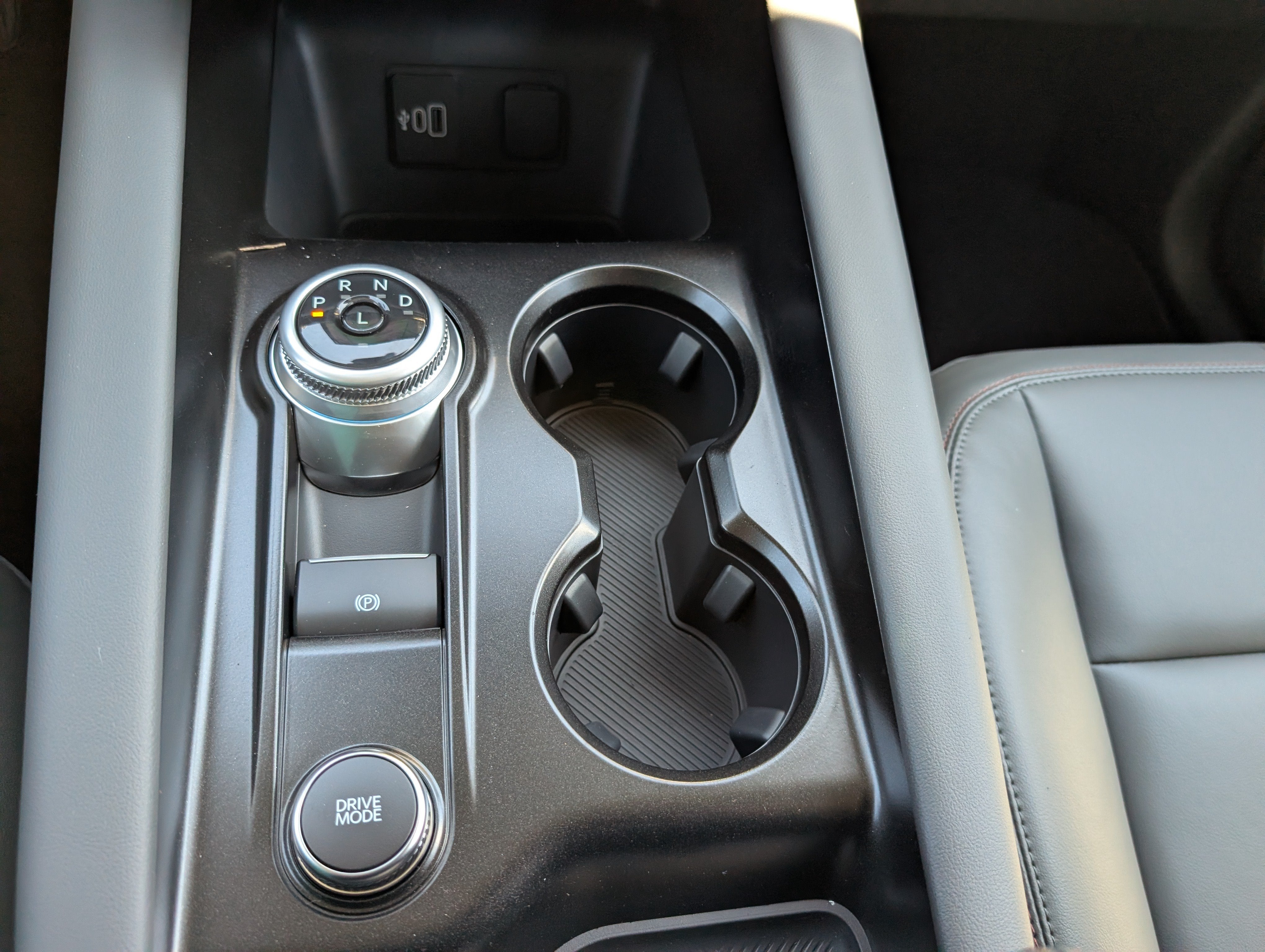 2026 Ford Explorer Active with 200A Pkg