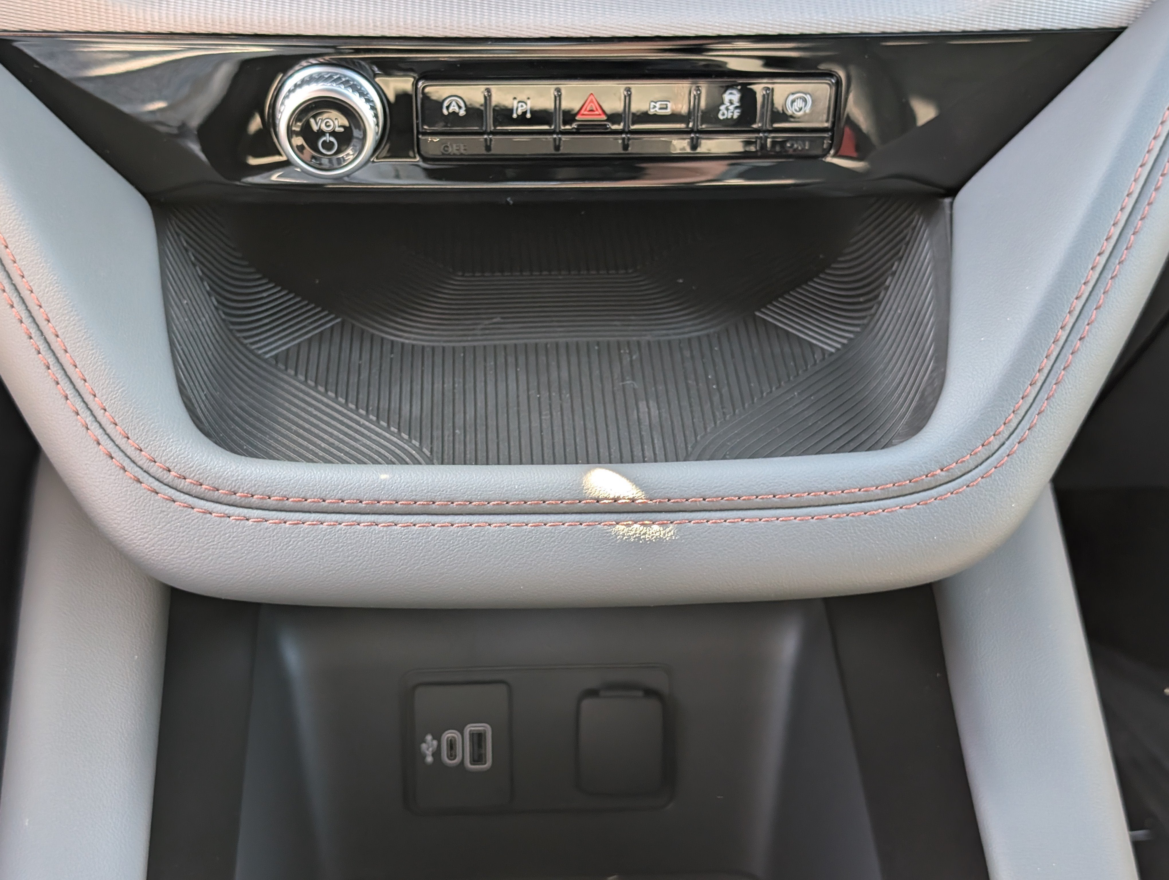 2027 Ford Explorer Active w/100A Pkg