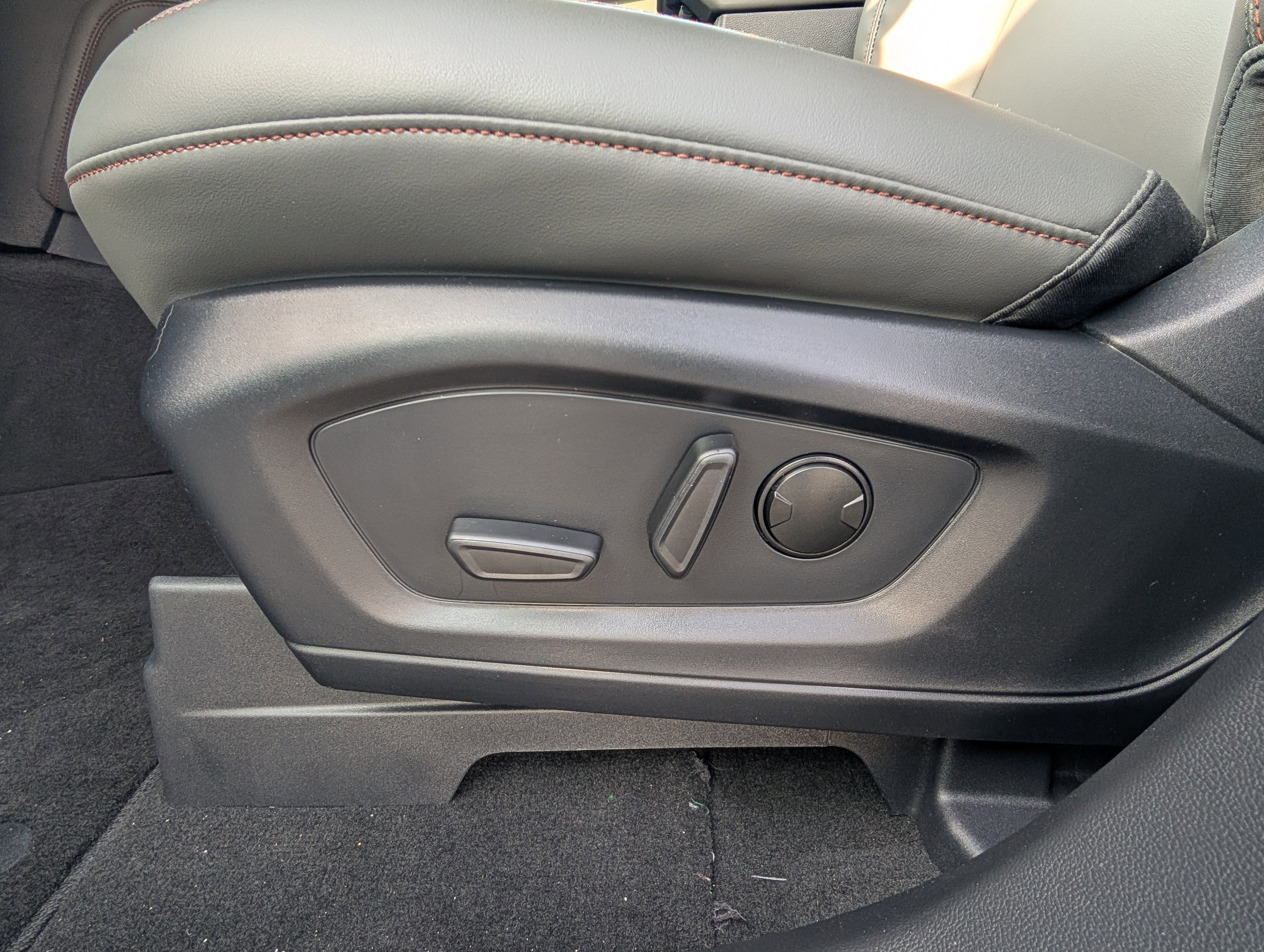 2026 Ford Explorer Active with 200A Pkg