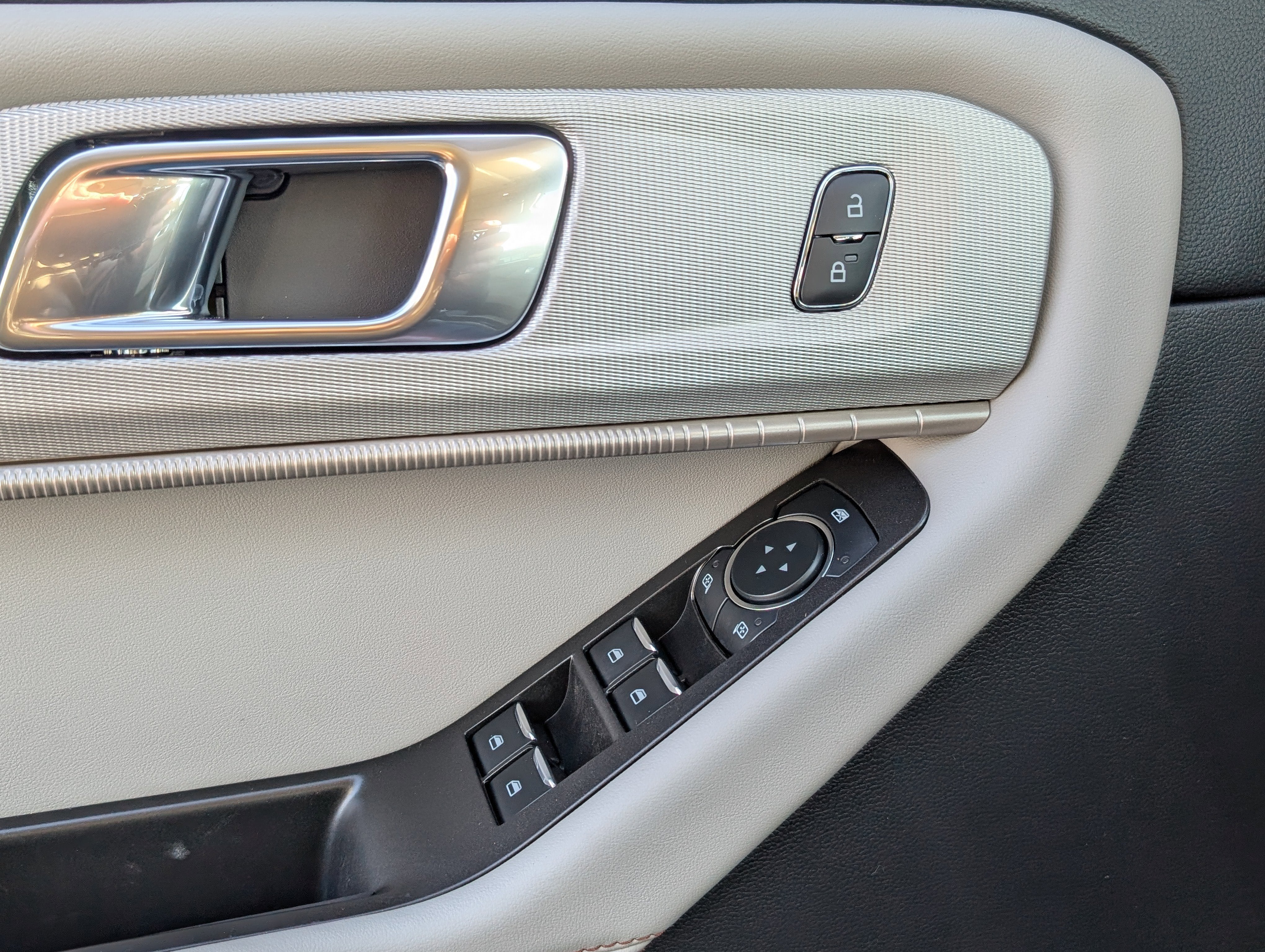 2026 Ford Explorer Active with 200A Pkg