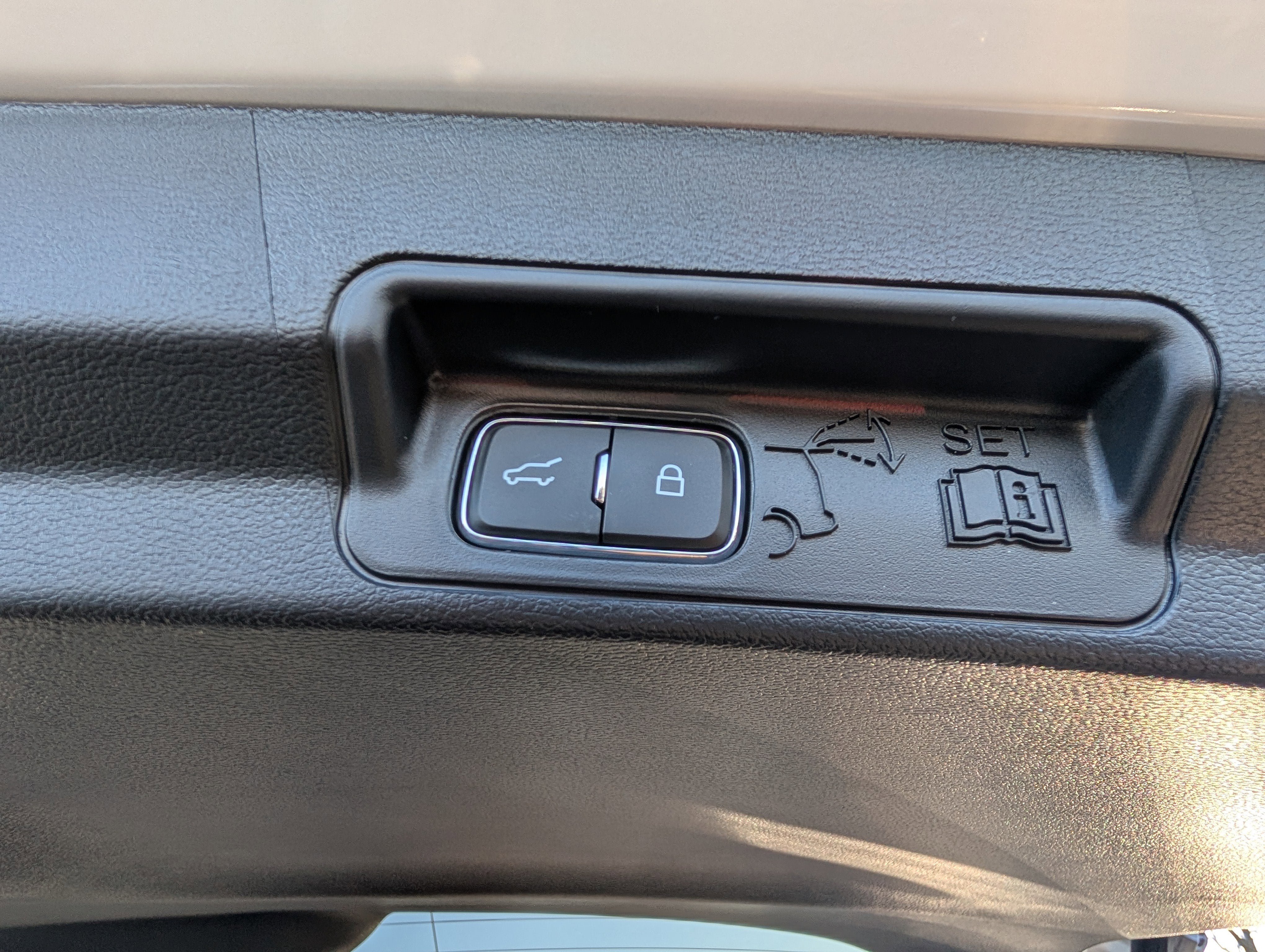 2026 Ford Explorer Active with 200A Pkg