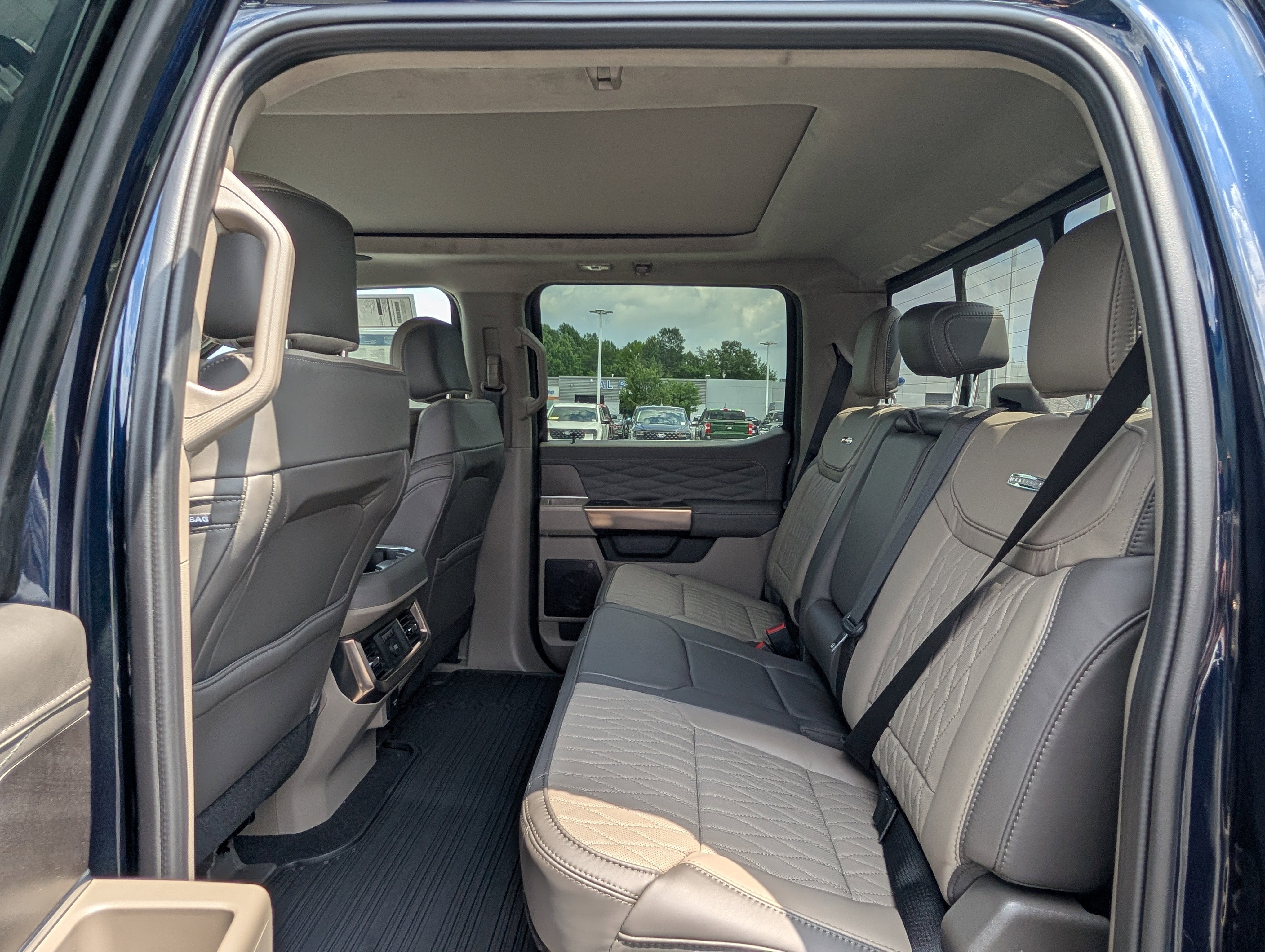 2025 Ford Super Duty F-250 SRW Platinum