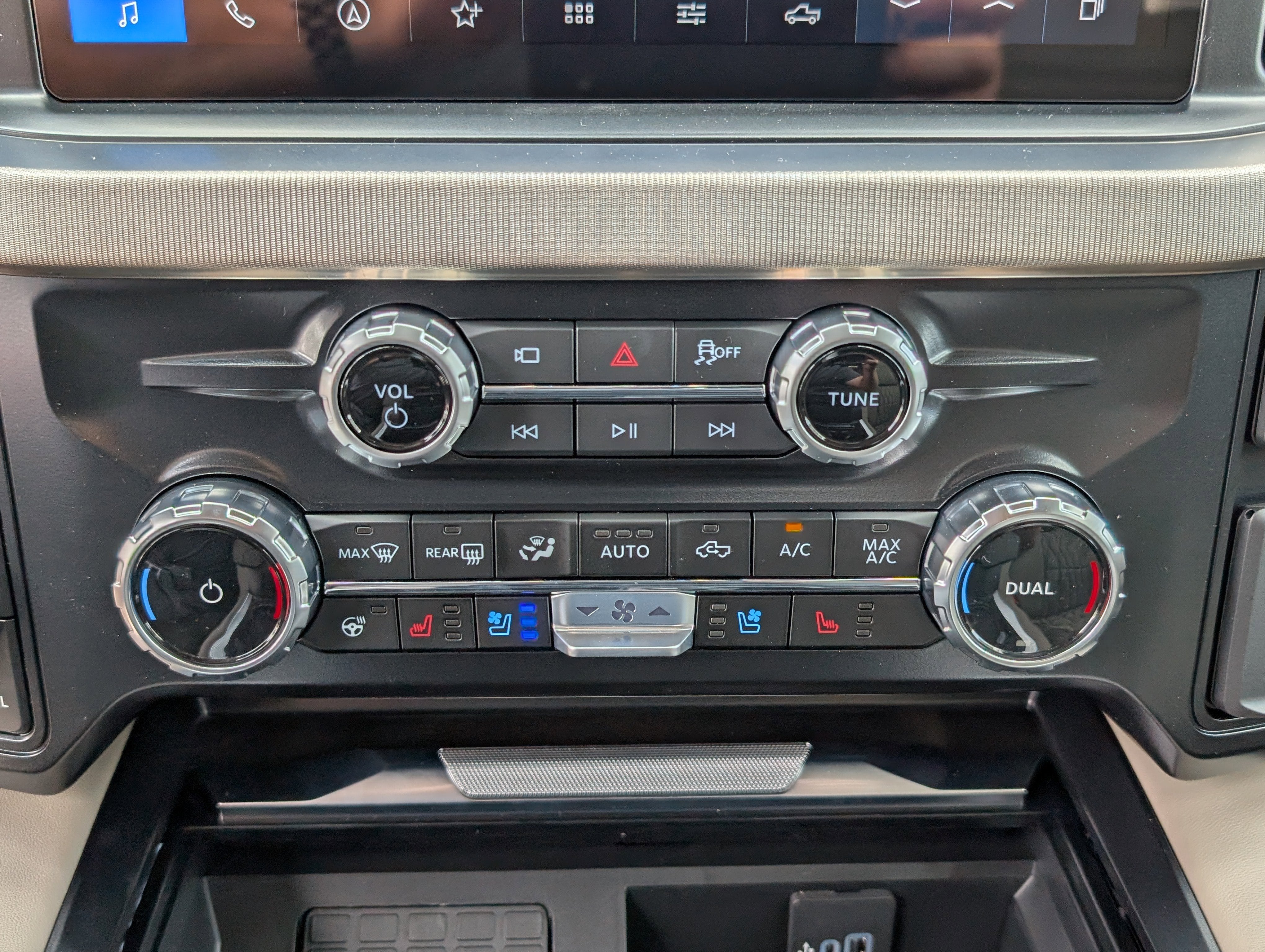 2025 Ford Super Duty F-250 SRW Platinum