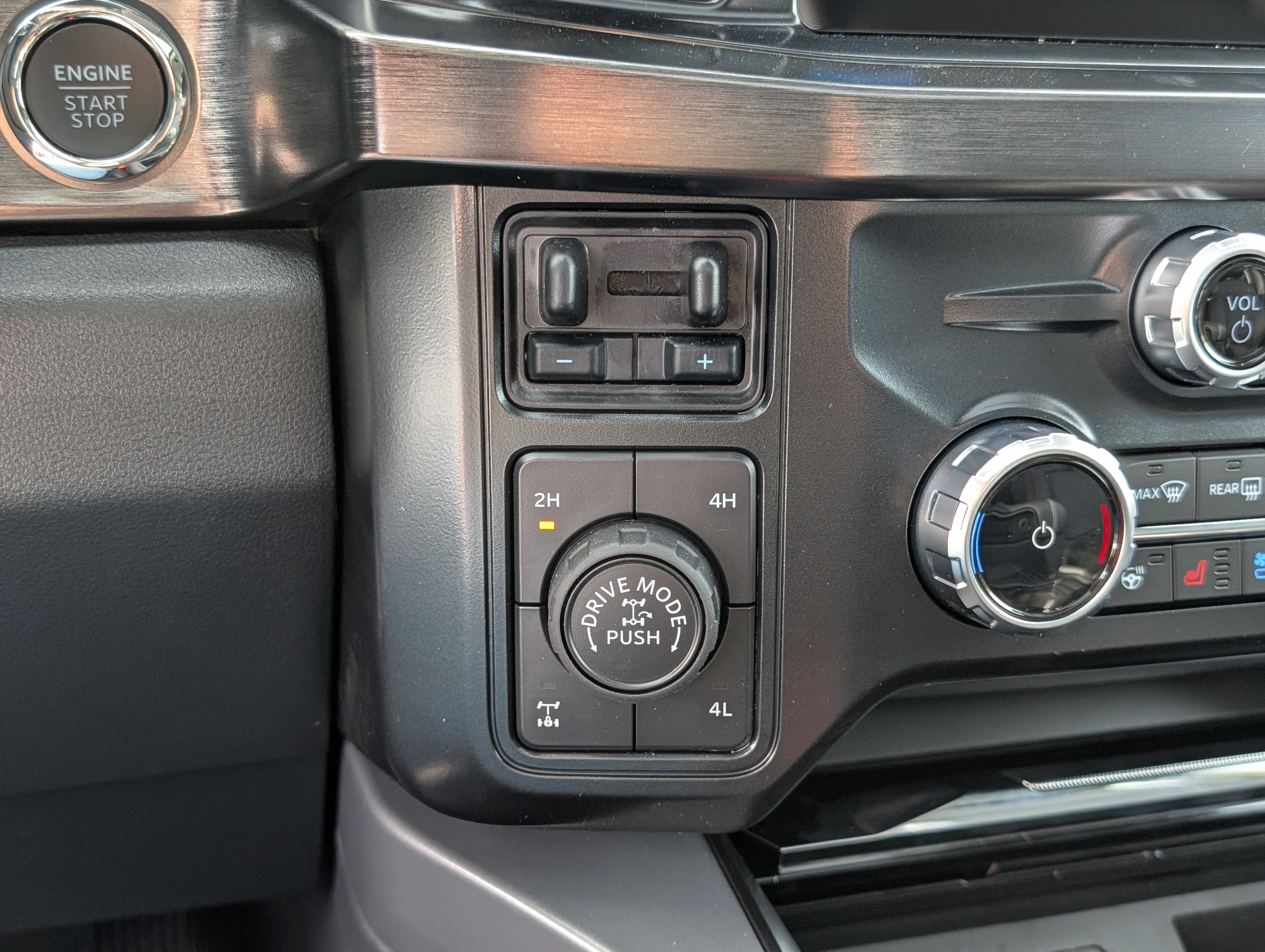 2027 Ford Super Duty F-250 SRW LARIAT