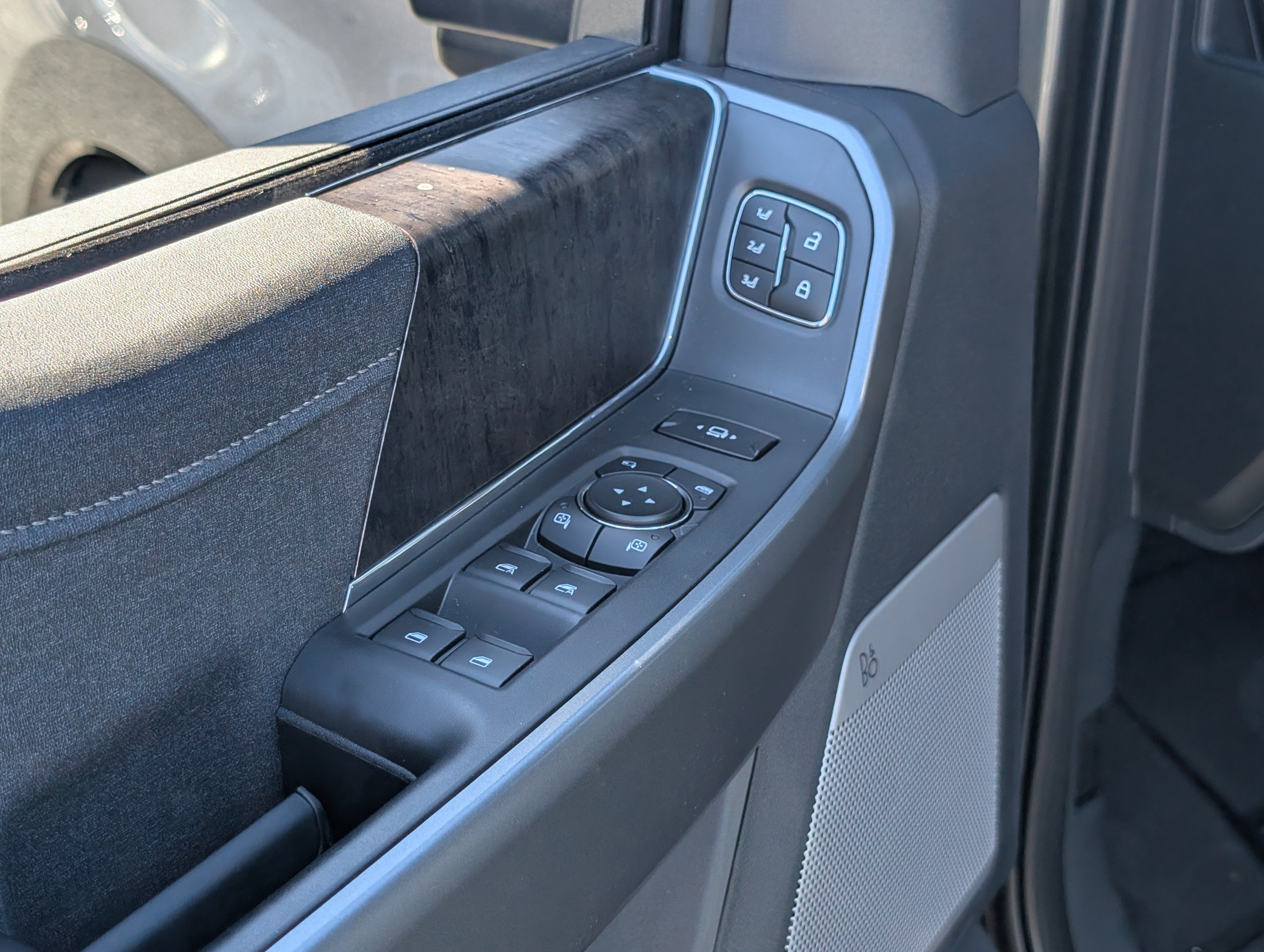2027 Ford Super Duty F-250 SRW LARIAT
