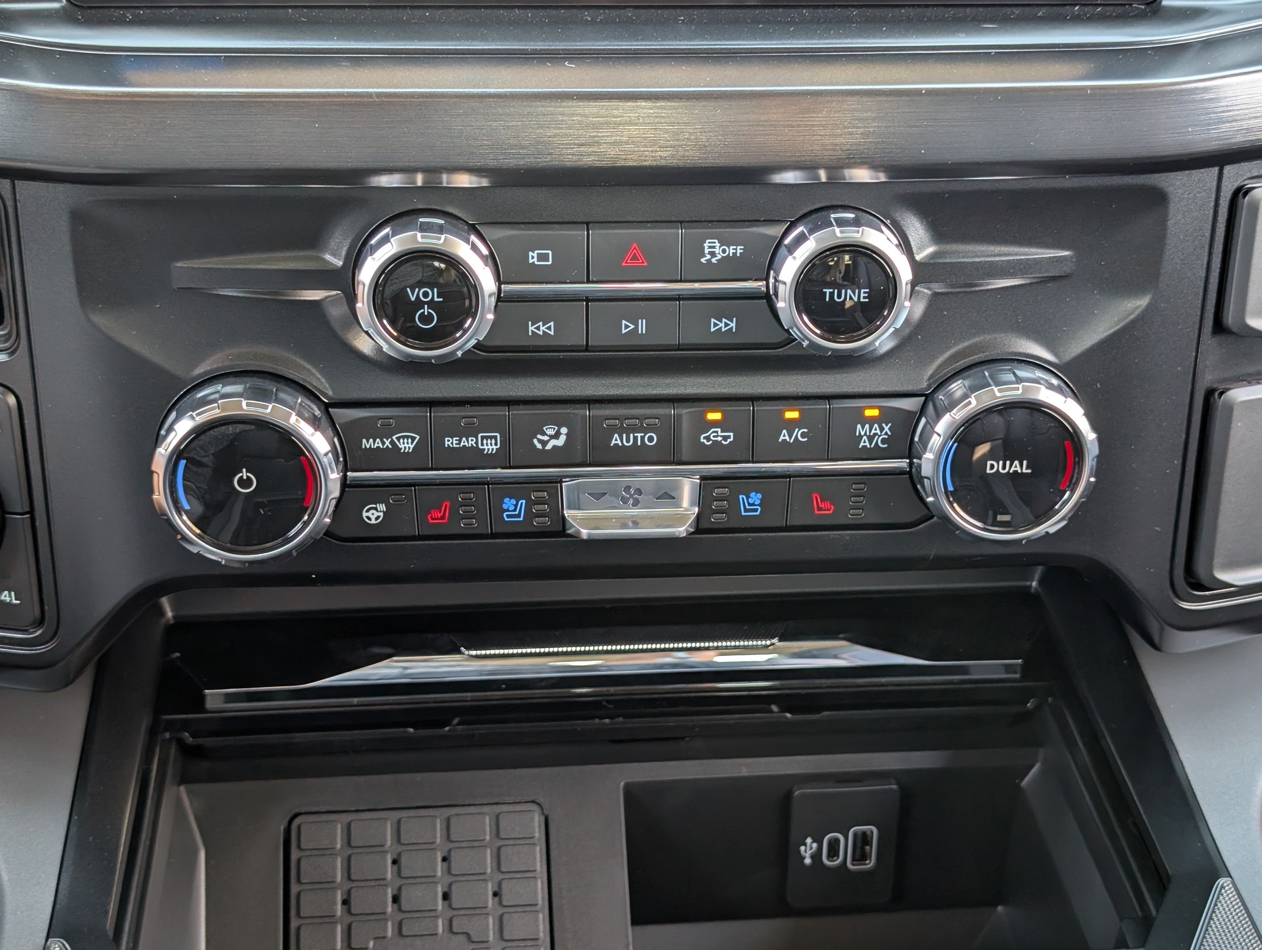 2027 Ford Super Duty F-250 SRW LARIAT