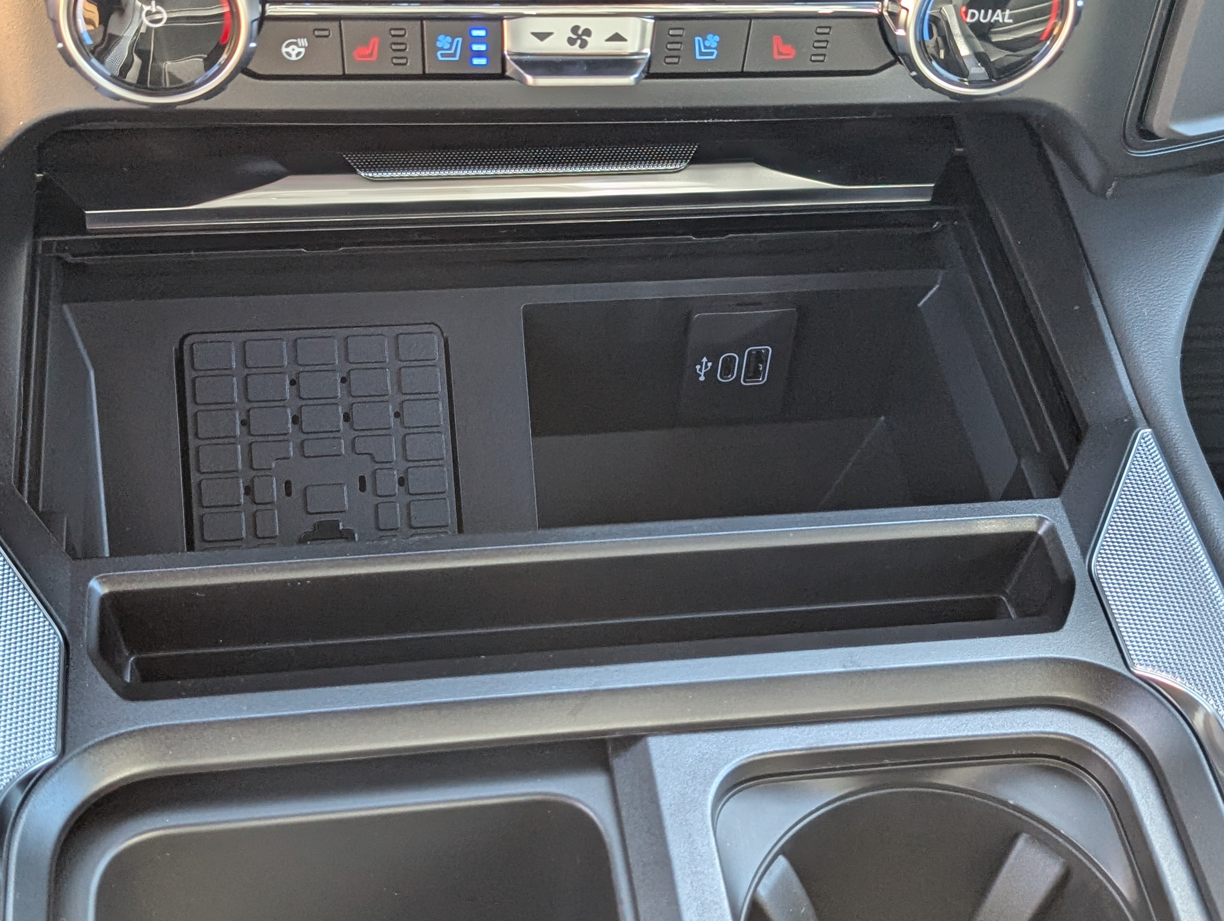 2027 Ford Super Duty F-250 SRW Platinum
