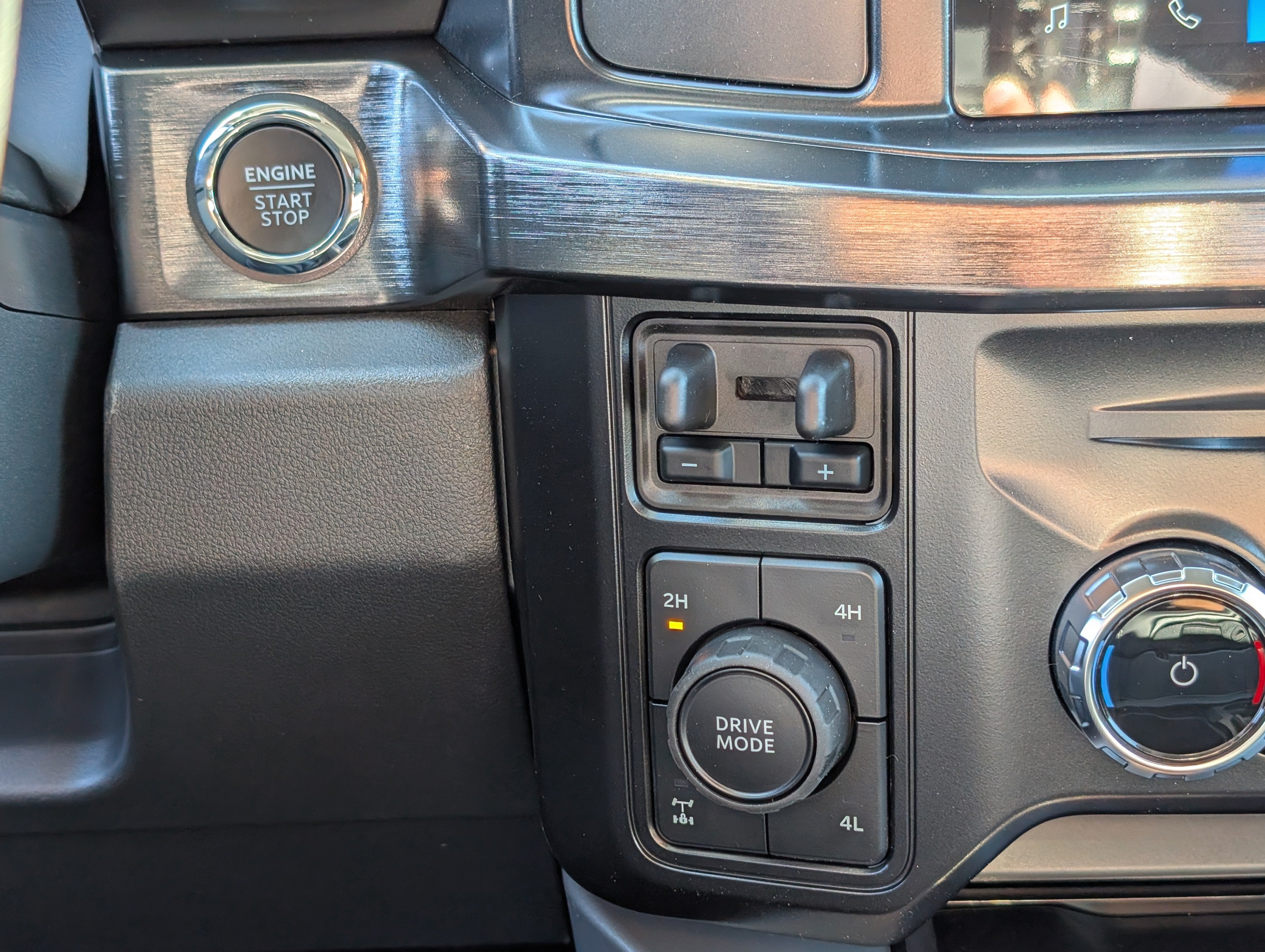 2027 Ford Super Duty F-250 SRW LARIAT