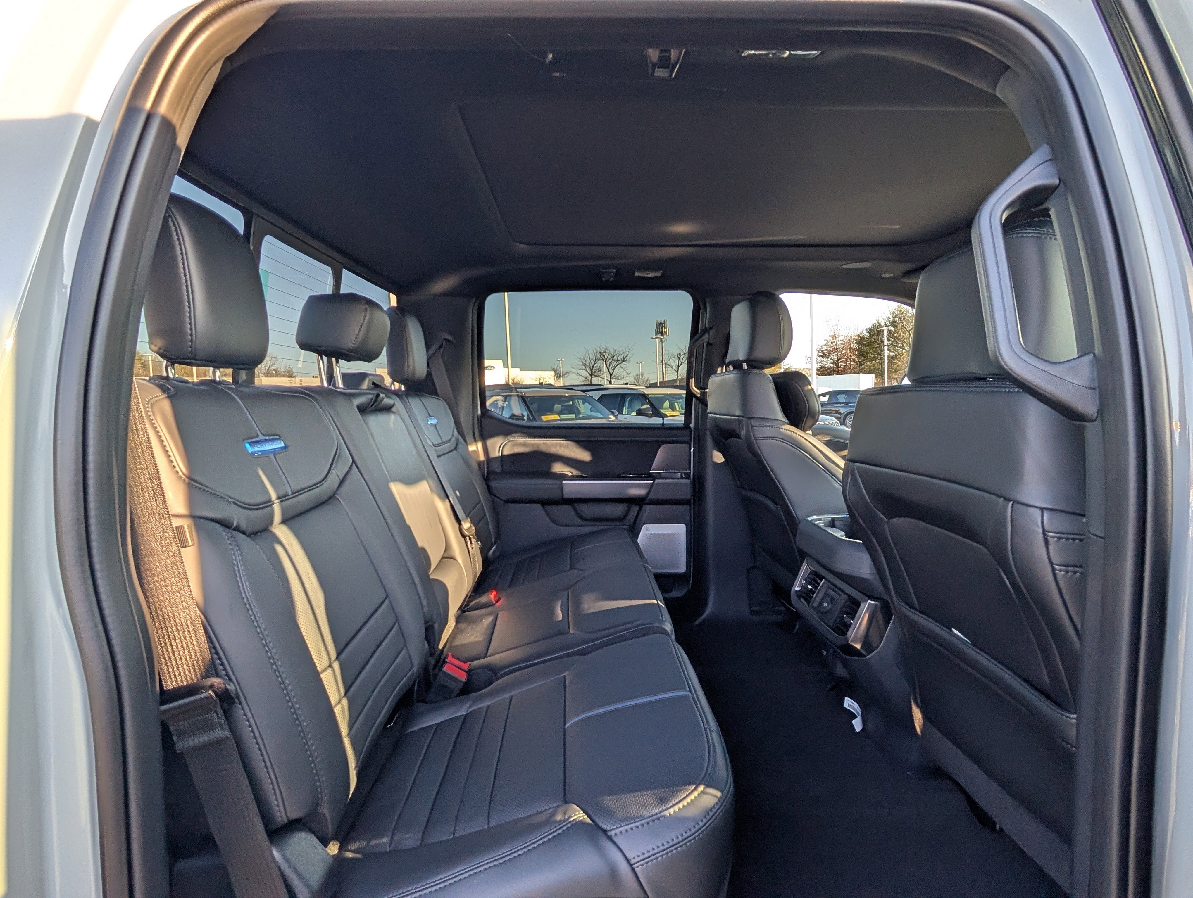 2026 Ford Super Duty F-350 SRW Platinum