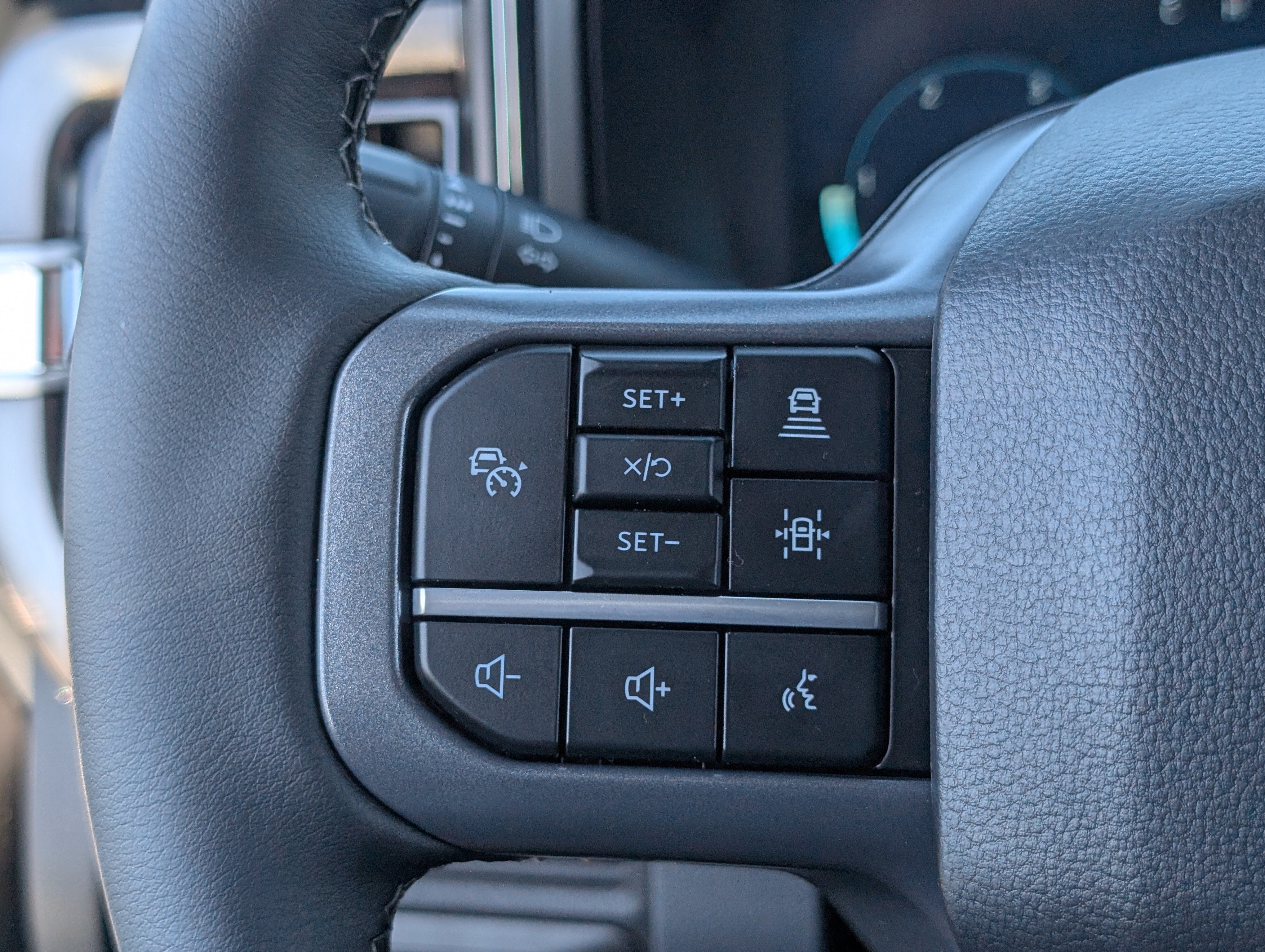 2027 Ford Super Duty F-350 SRW LARIAT