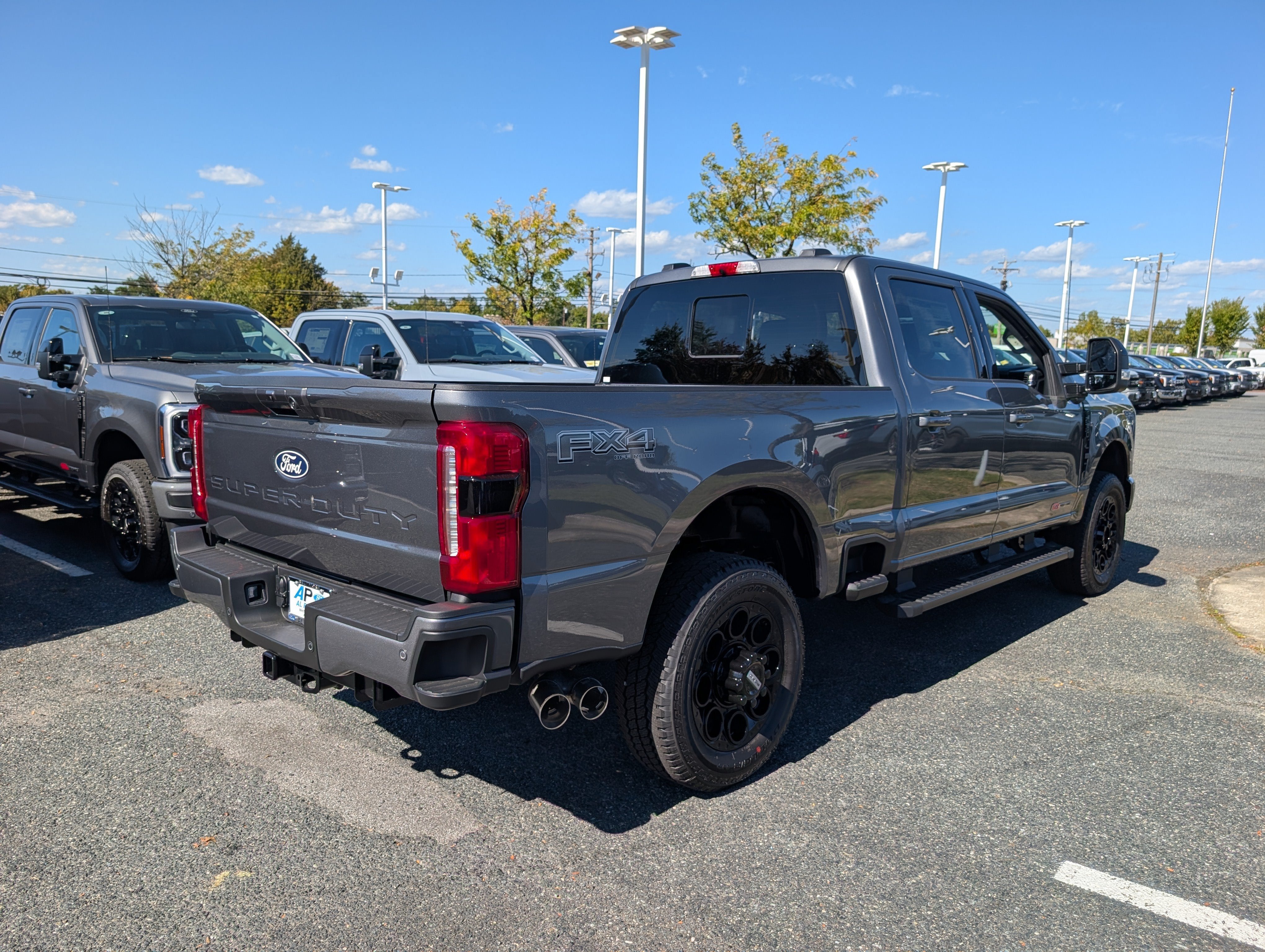 2027 Ford Super Duty F-350 SRW LARIAT