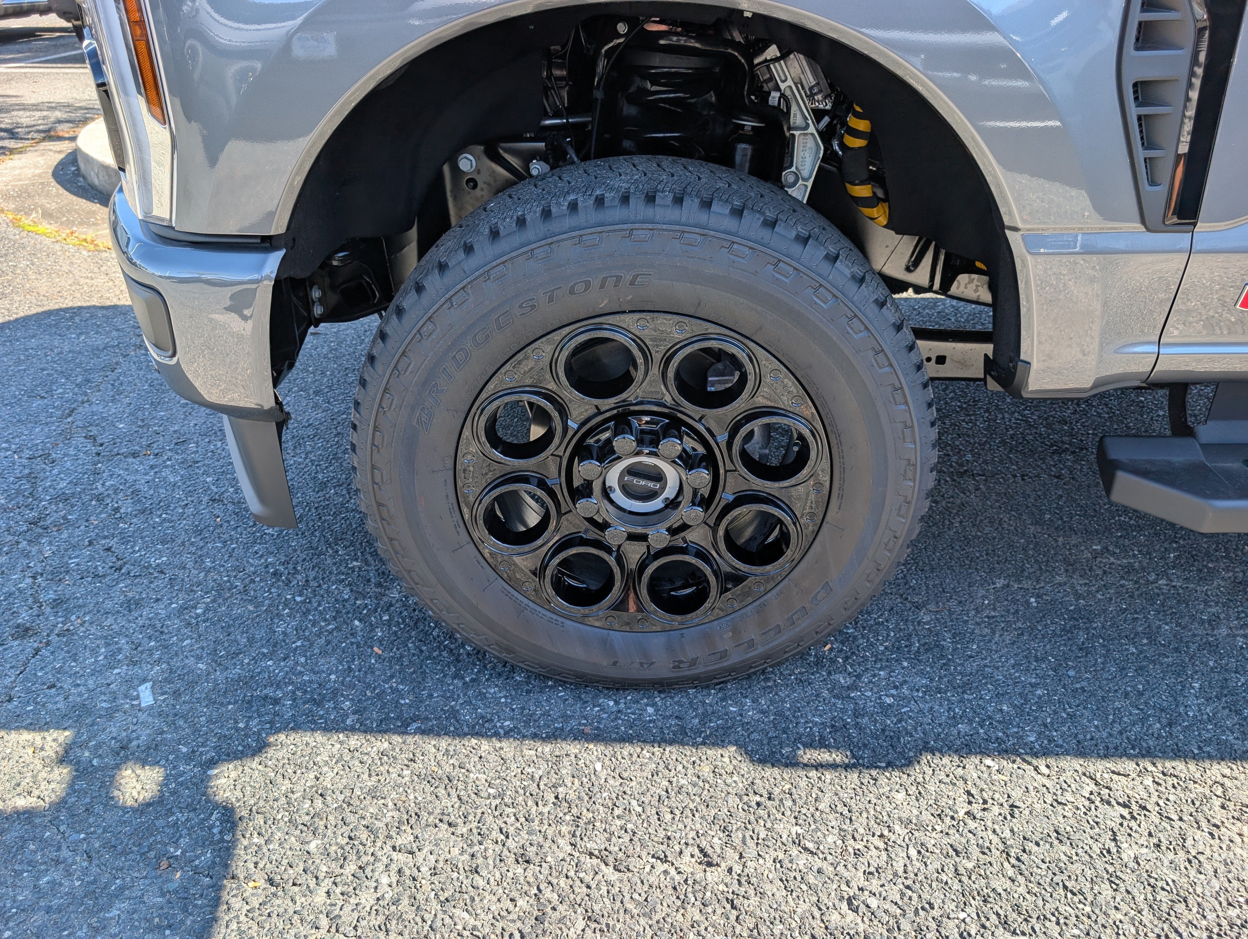 2027 Ford Super Duty F-350 SRW LARIAT