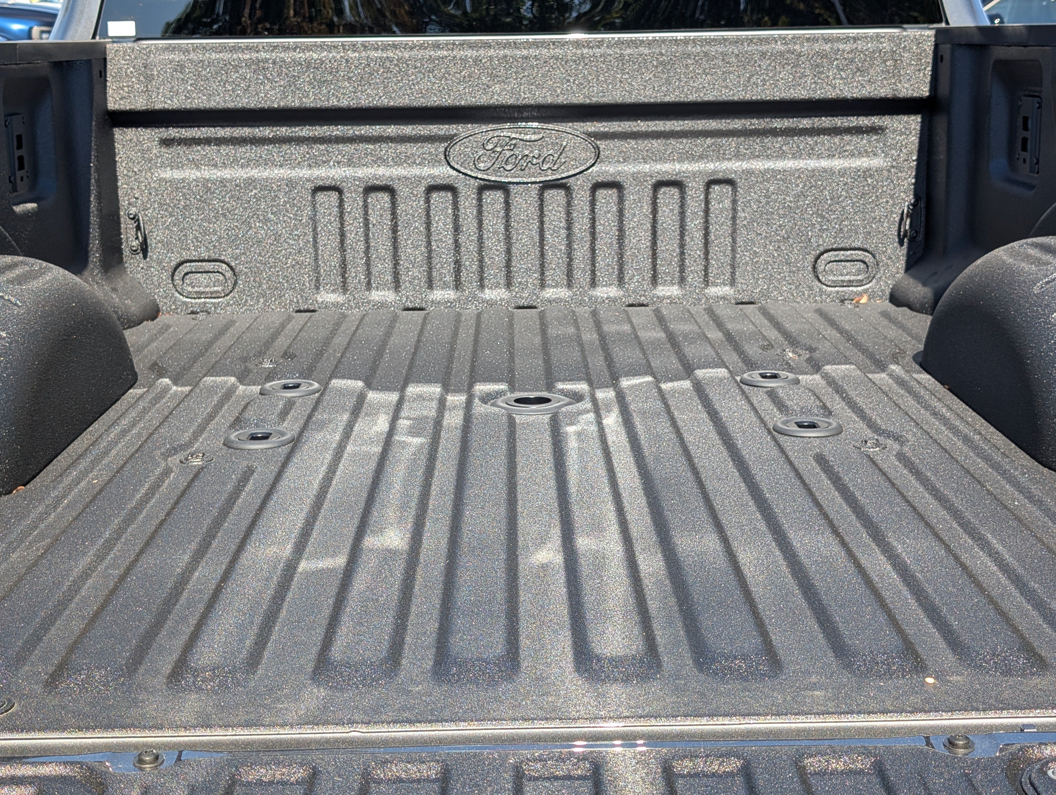 2027 Ford Super Duty F-350 SRW LARIAT