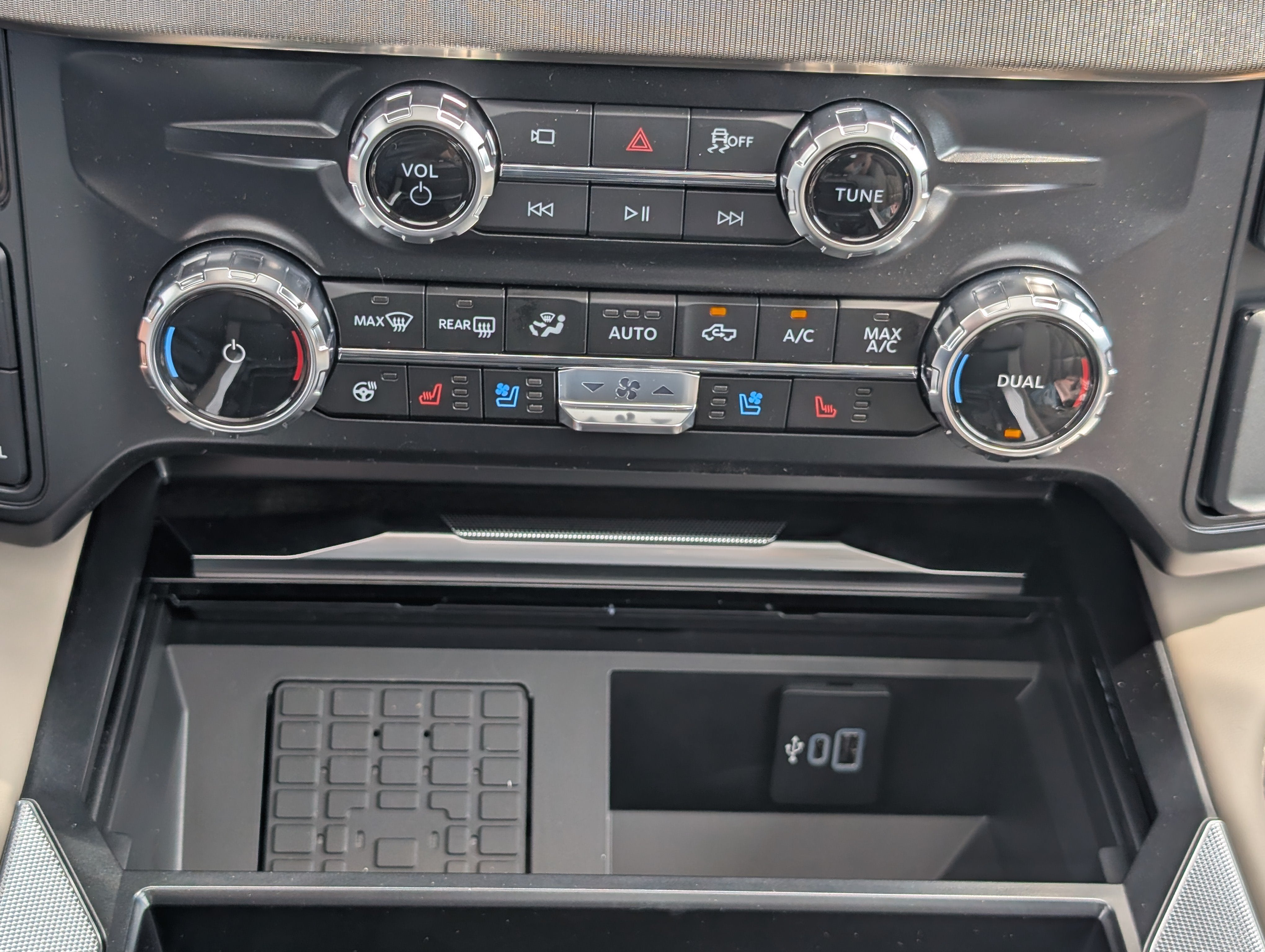 2026 Ford Super Duty F-350 DRW Platinum