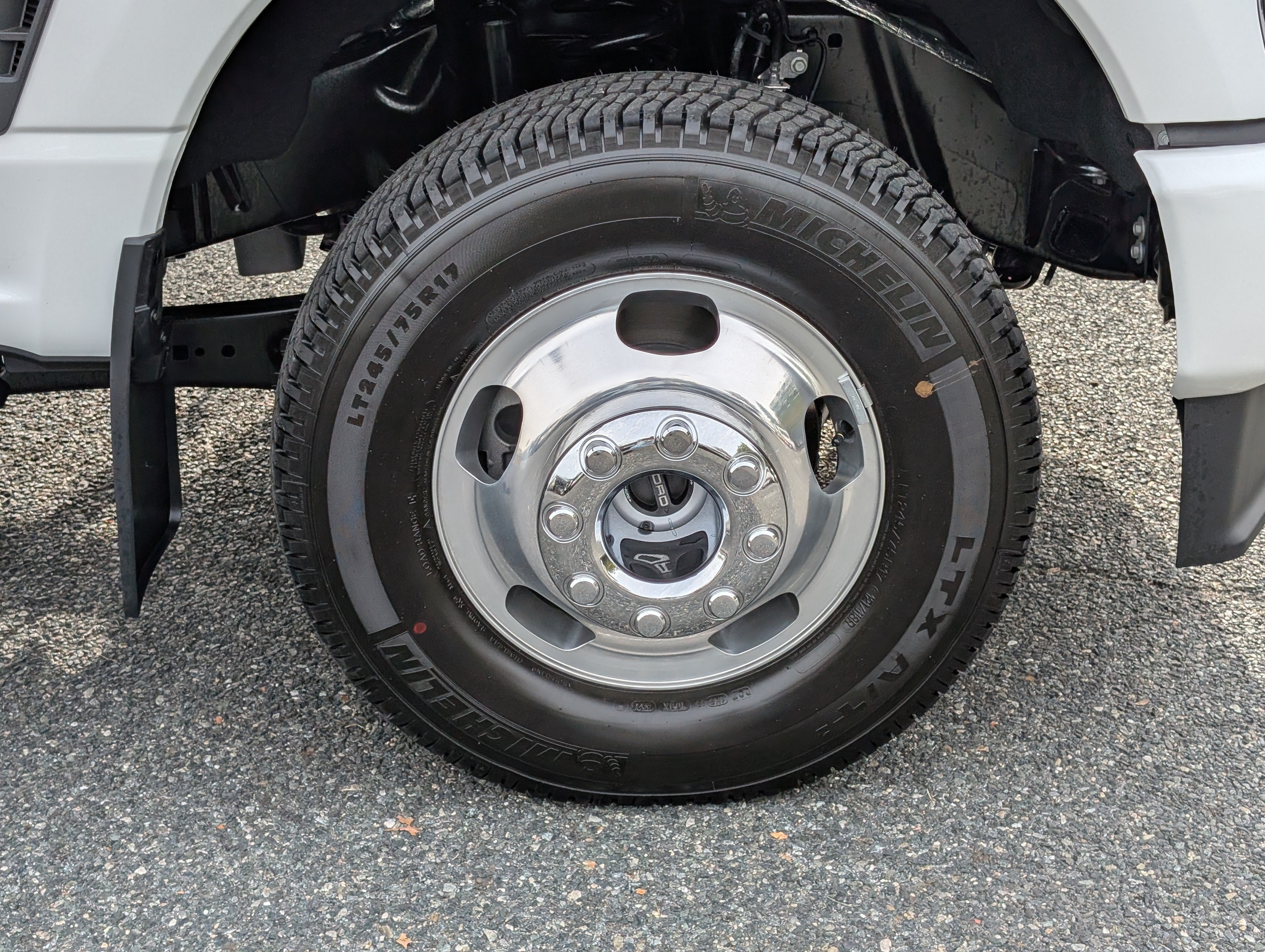 2027 Ford Super Duty F-350 DRW Platinum