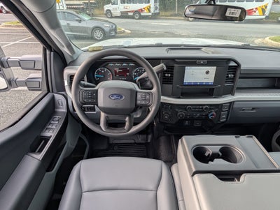 2027 Ford Super Duty F-350 DRW XL