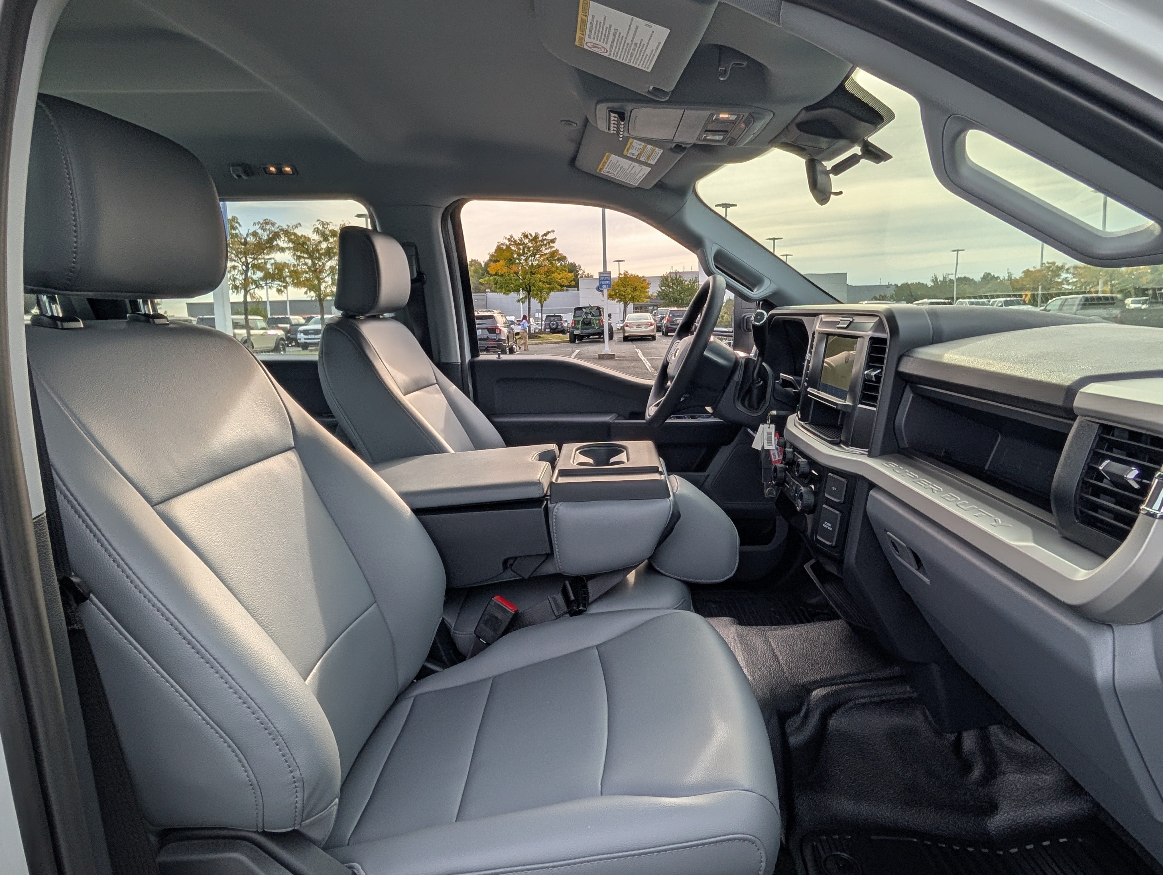 2027 Ford Super Duty F-350 DRW XL