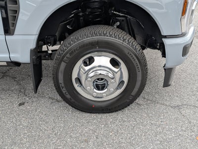 2026 Ford Super Duty F-350 DRW Platinum