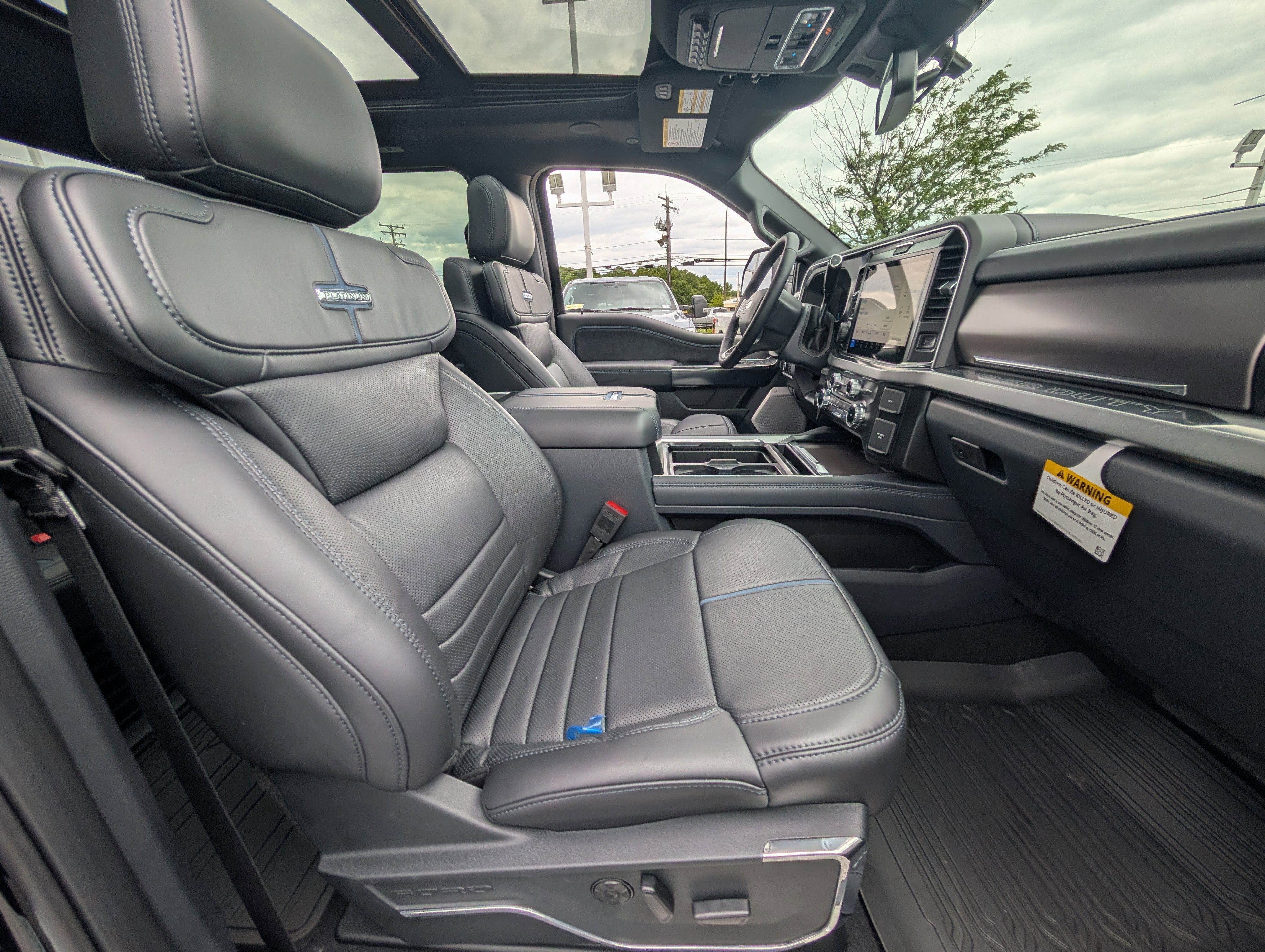 2026 Ford Super Duty F-350 DRW Platinum