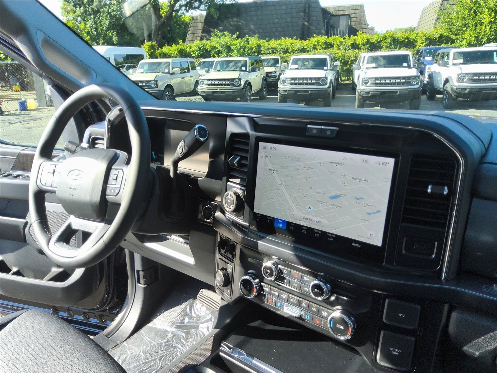 2026 Ford Super Duty F-350® Lariat®