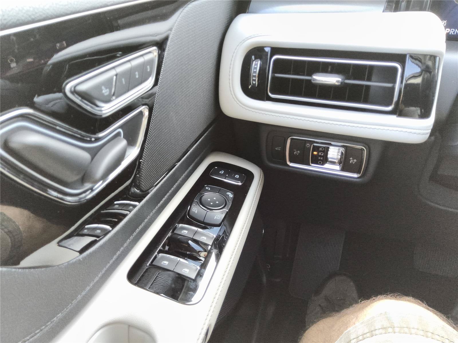 2026 Lincoln Aviator Premiere®