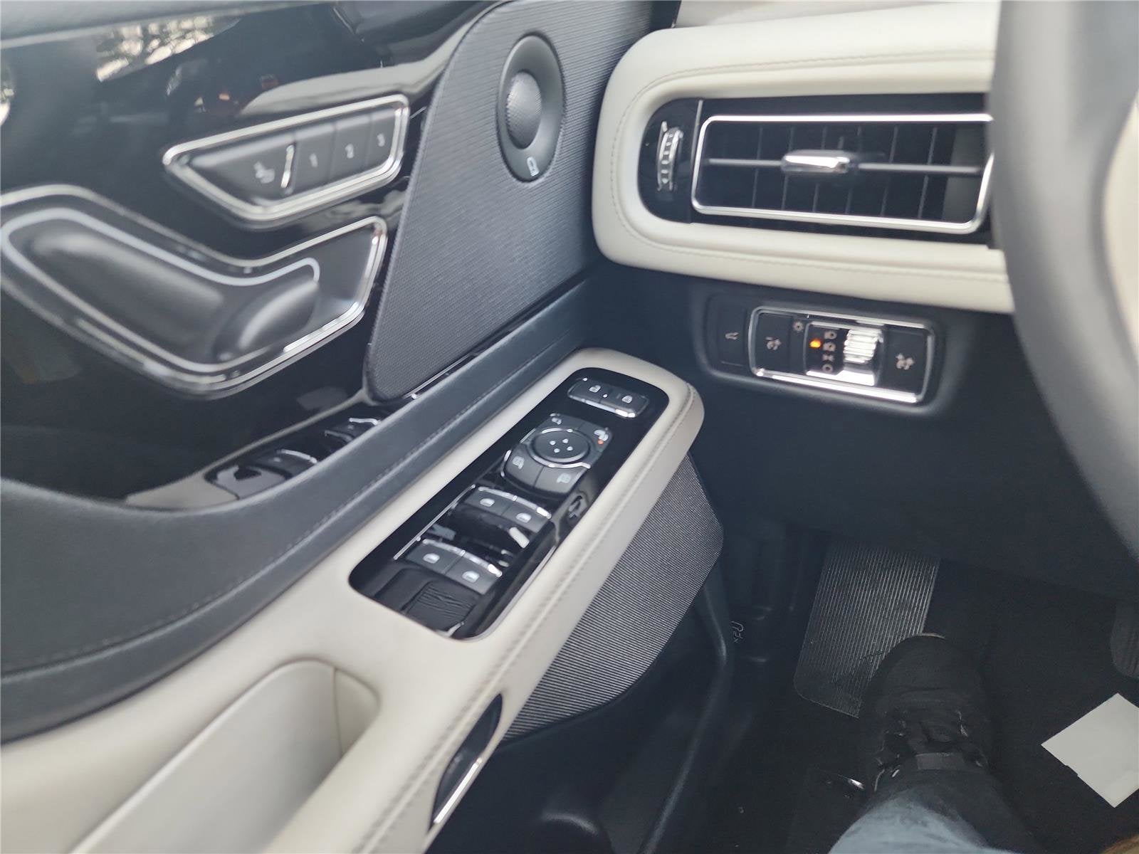 2026 Lincoln Aviator Premiere®