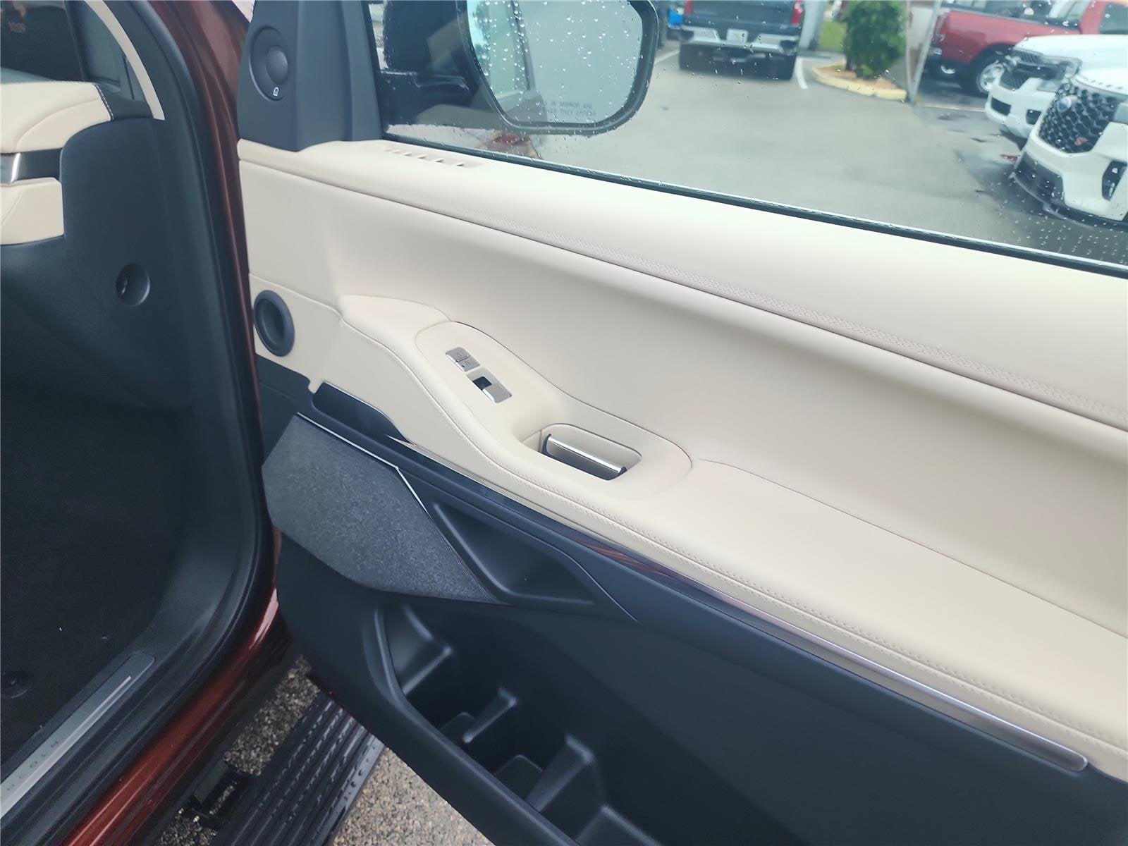 2027 Lincoln Navigator Reserve