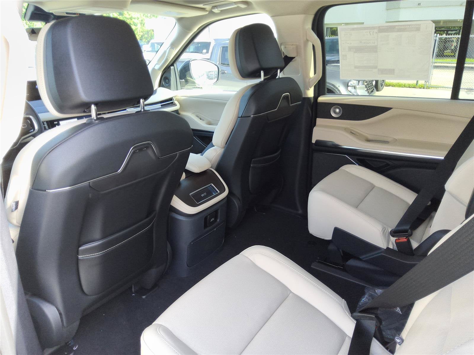 2027 Lincoln Navigator Reserve L